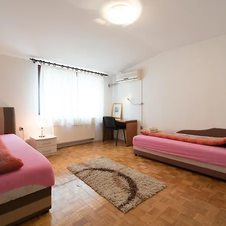 Saraj Central * Sarajevo